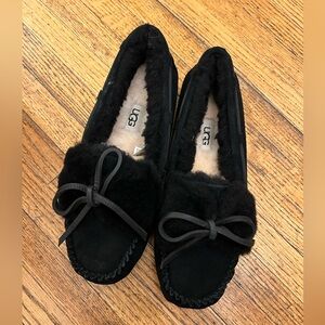 NEW IN BOX UGG Dakota Double Bow size 8